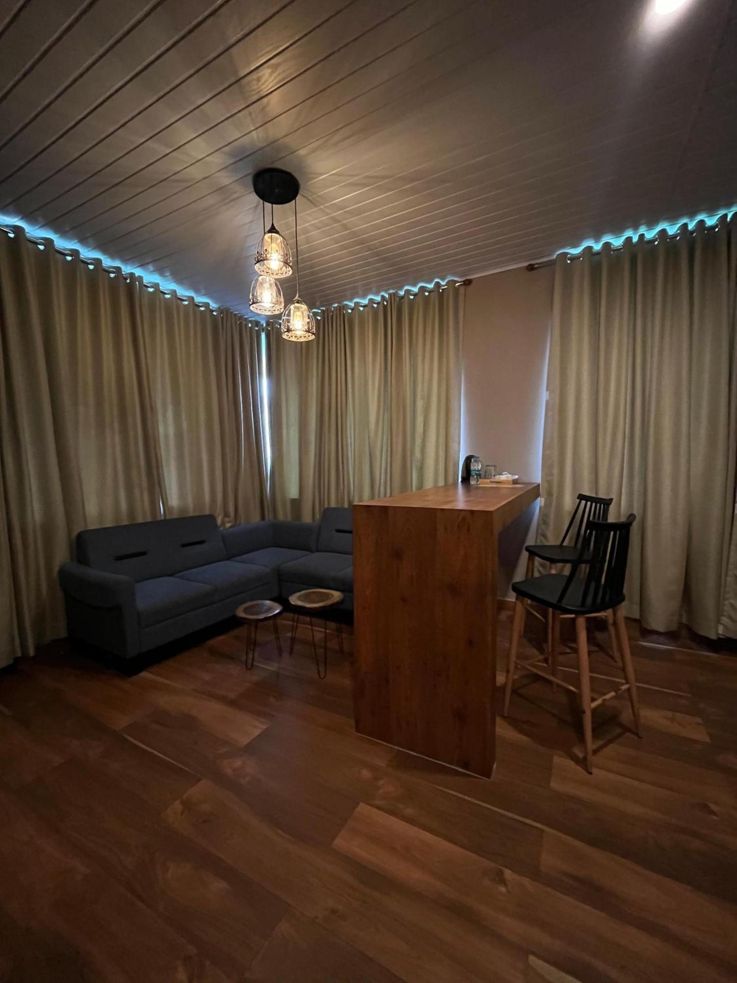 Misty Courtyard Resort Chinnakanal Екстер'єр фото