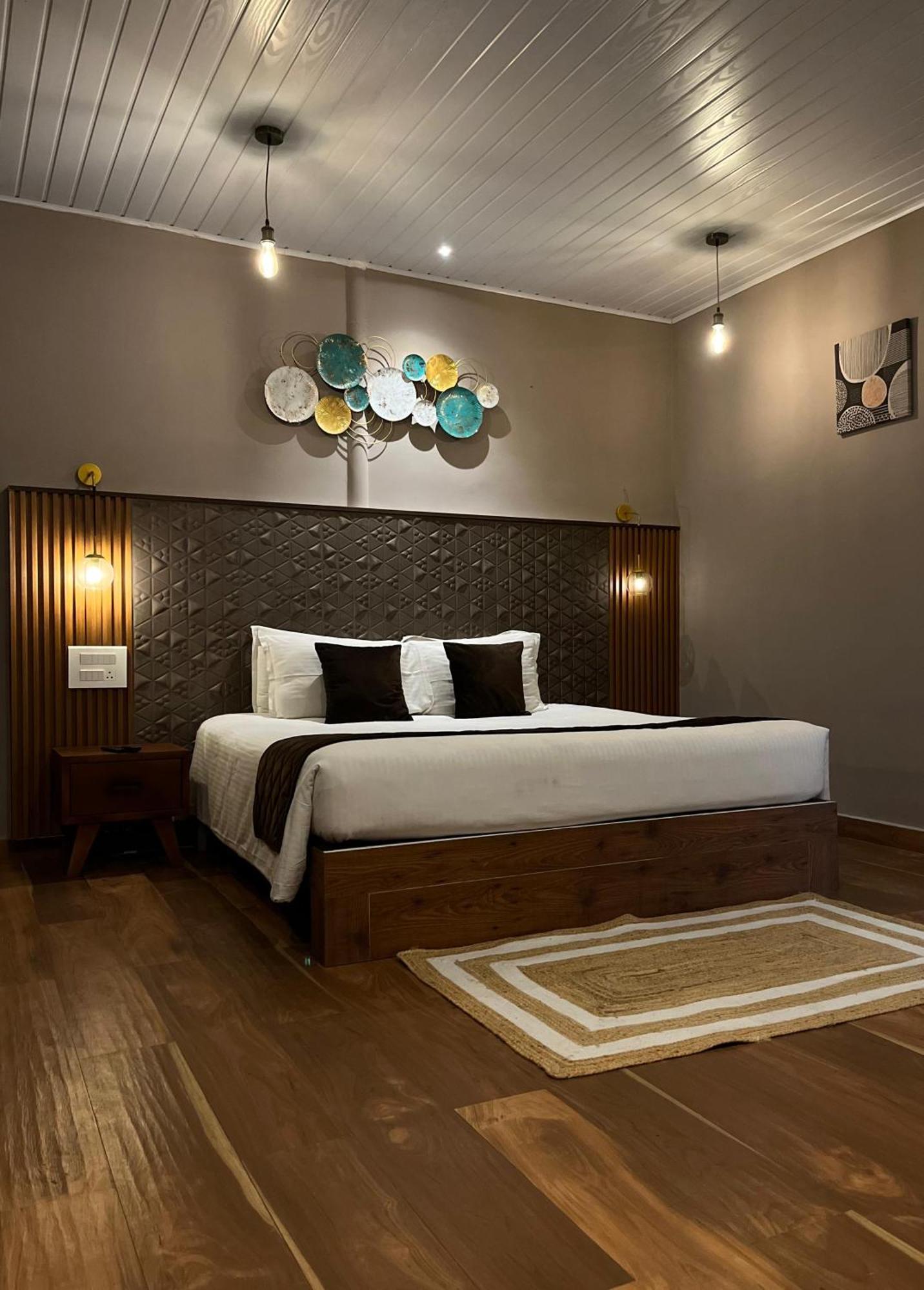 Misty Courtyard Resort Chinnakanal Екстер'єр фото