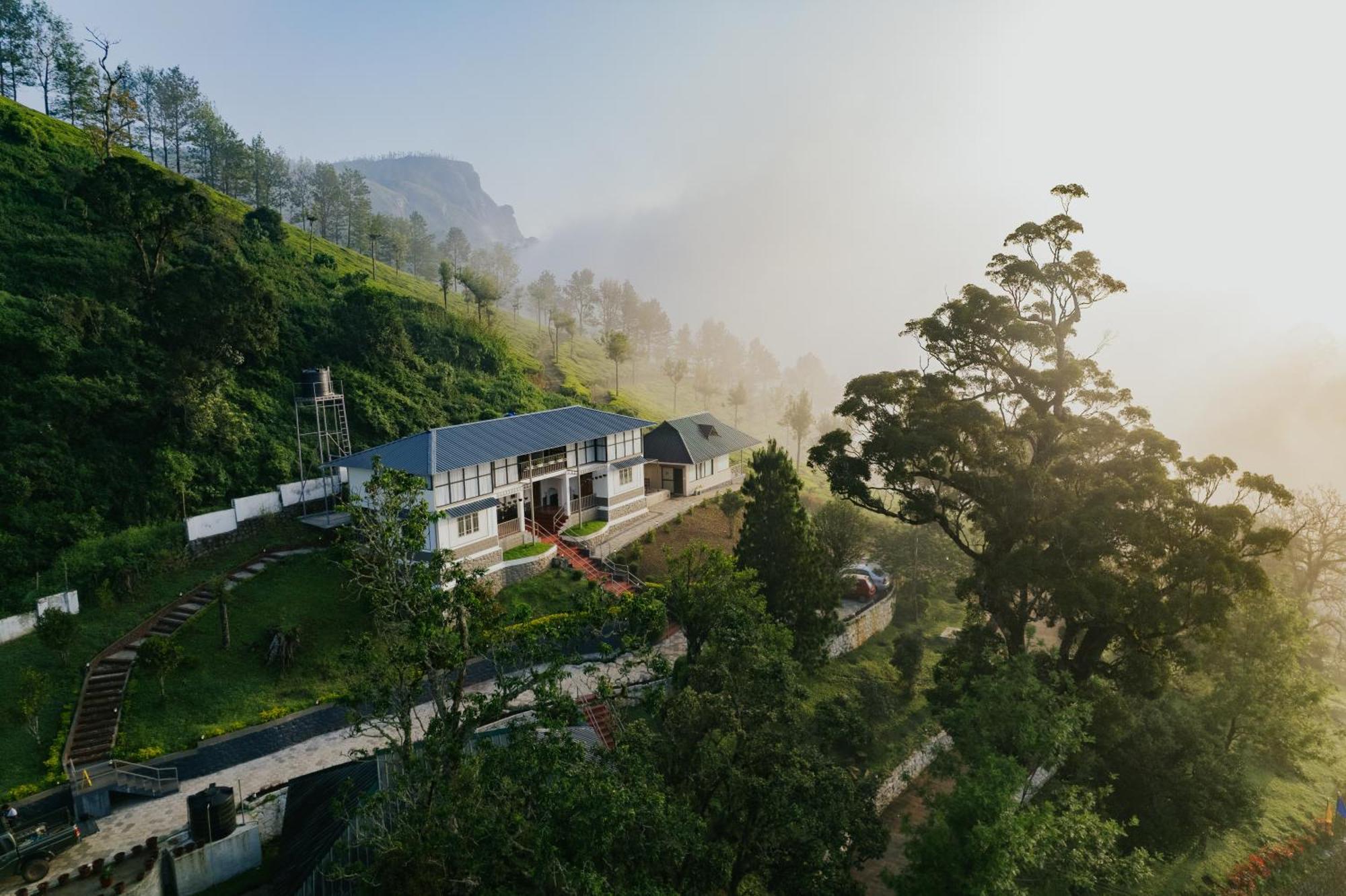 Misty Courtyard Resort Chinnakanal Екстер'єр фото